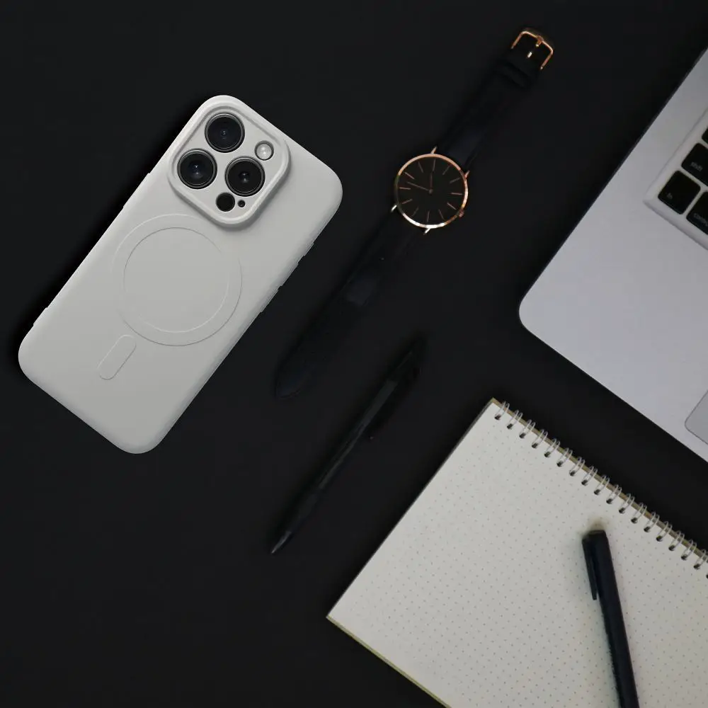 SILICONE MAG COVER ovitek, združljiv z MagSafe, za SAMSUNG S26 Ultra, titanovo siva barva